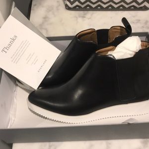 Everlane black sneakers